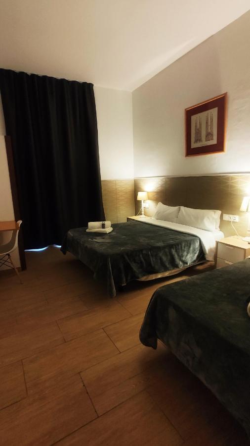 Hostal Agua Alegre Barcelona Exteriör bild